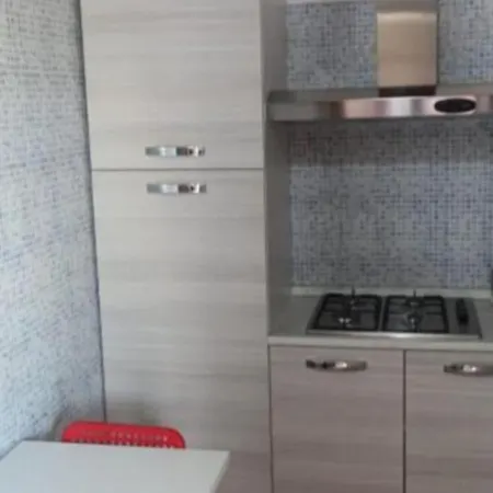 Villino Indipendente Con Cortile Privato 4 P Letto - Sul Mare Vicino Aeroporto E Fiera