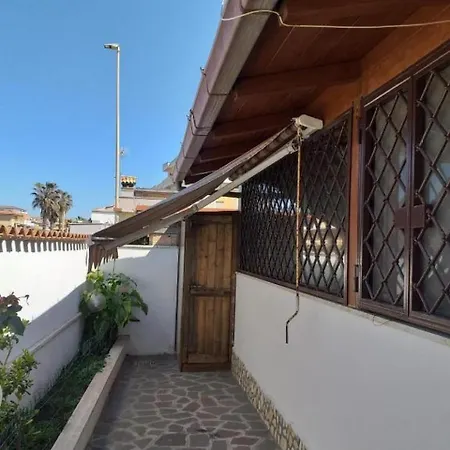 Villino Indipendente Con Cortile Privato 4 P Letto - Sul Mare Vicino Aeroporto E Fiera *