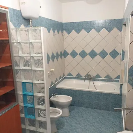 Villino Indipendente Con Cortile Privato 4 P Letto - Sul Mare Vicino Aeroporto E Fiera *